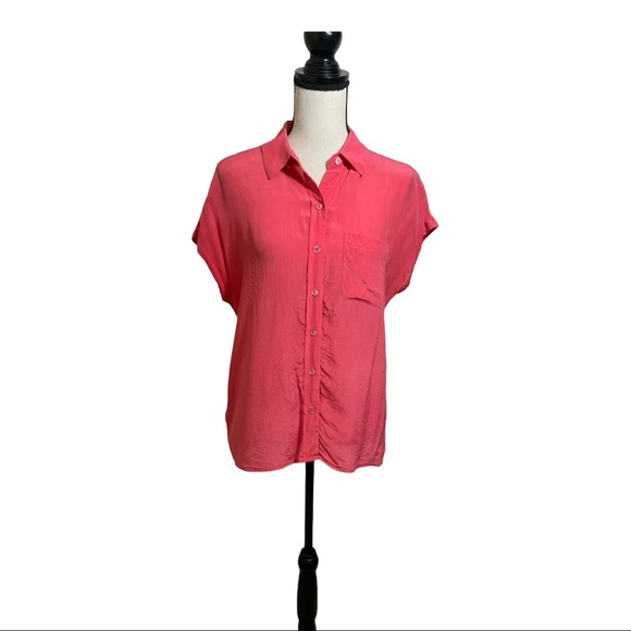 Tommy Bahama silk pink button front blouse. Size S/P. Short sleeve. Summer Small - Picture 1 of 9